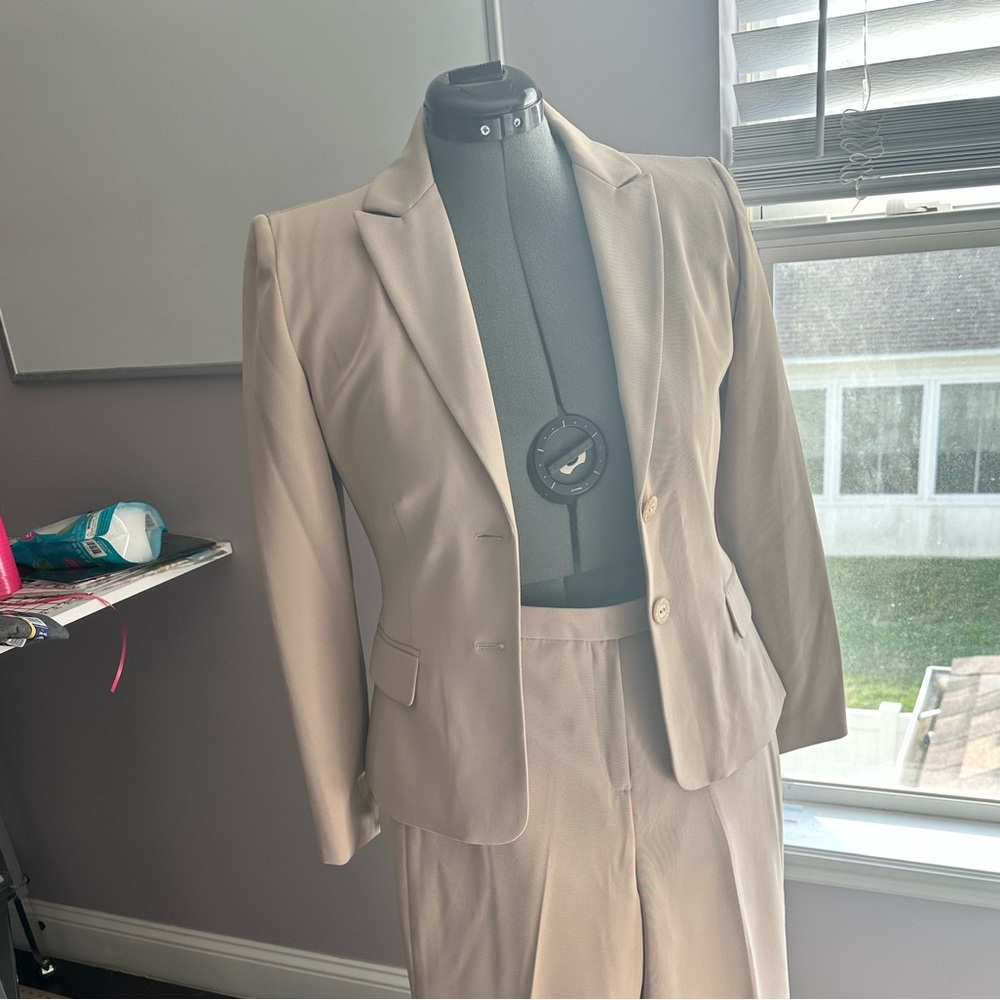 Larry Levine Tan Pantsuit Elegant Business Attire
